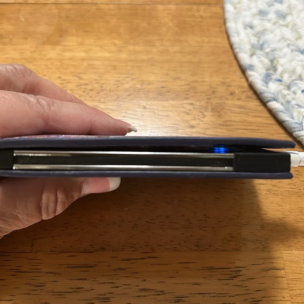 NWT HALO Pocket Charger
